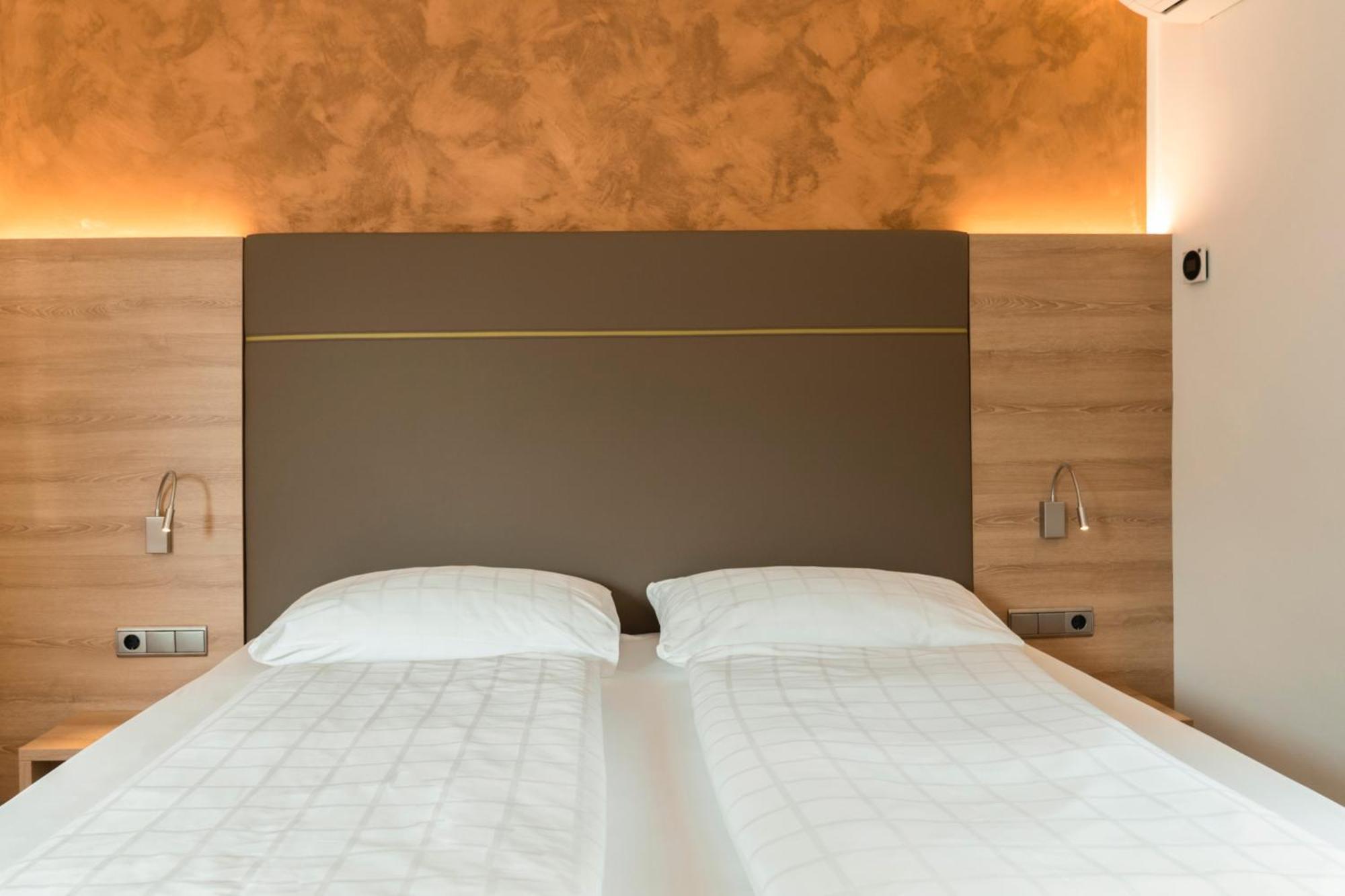 Feichter Hotel & Bistro Больцано Экстерьер фото