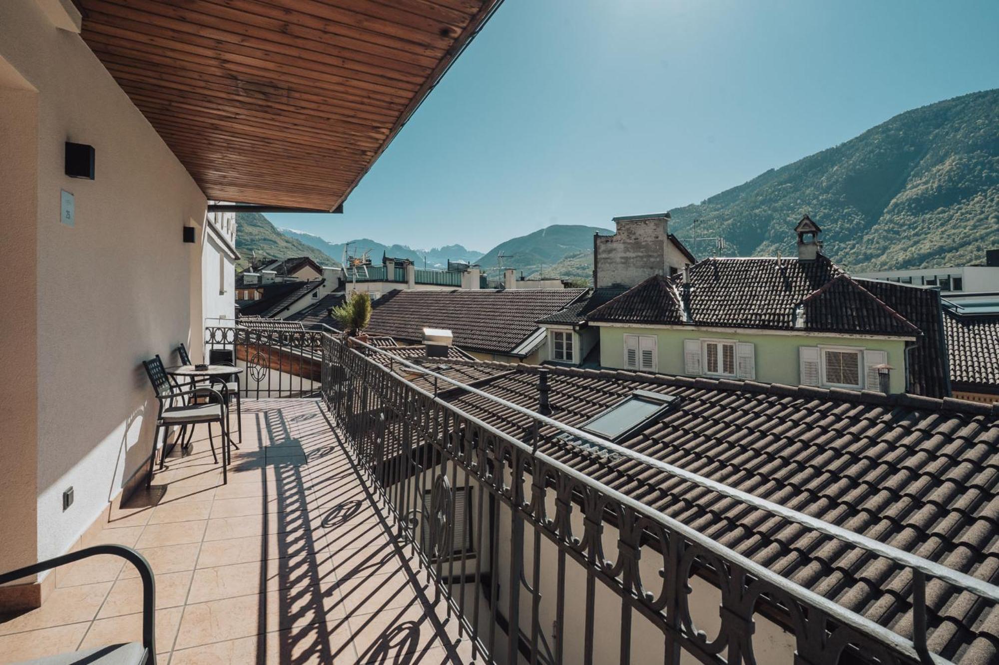 Feichter Hotel & Bistro Больцано Экстерьер фото