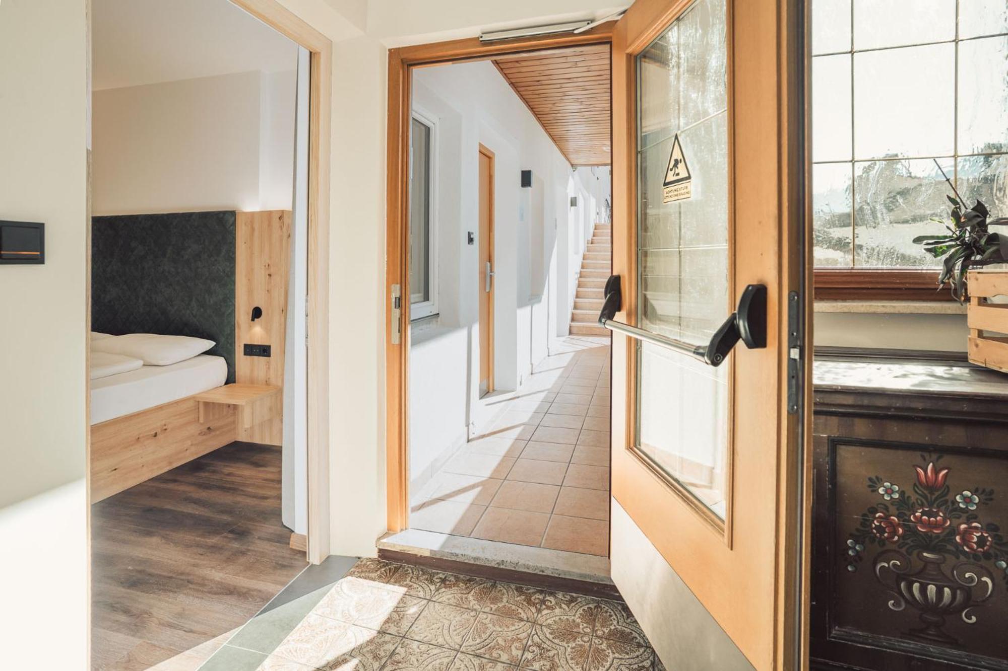 Feichter Hotel & Bistro Больцано Номер фото