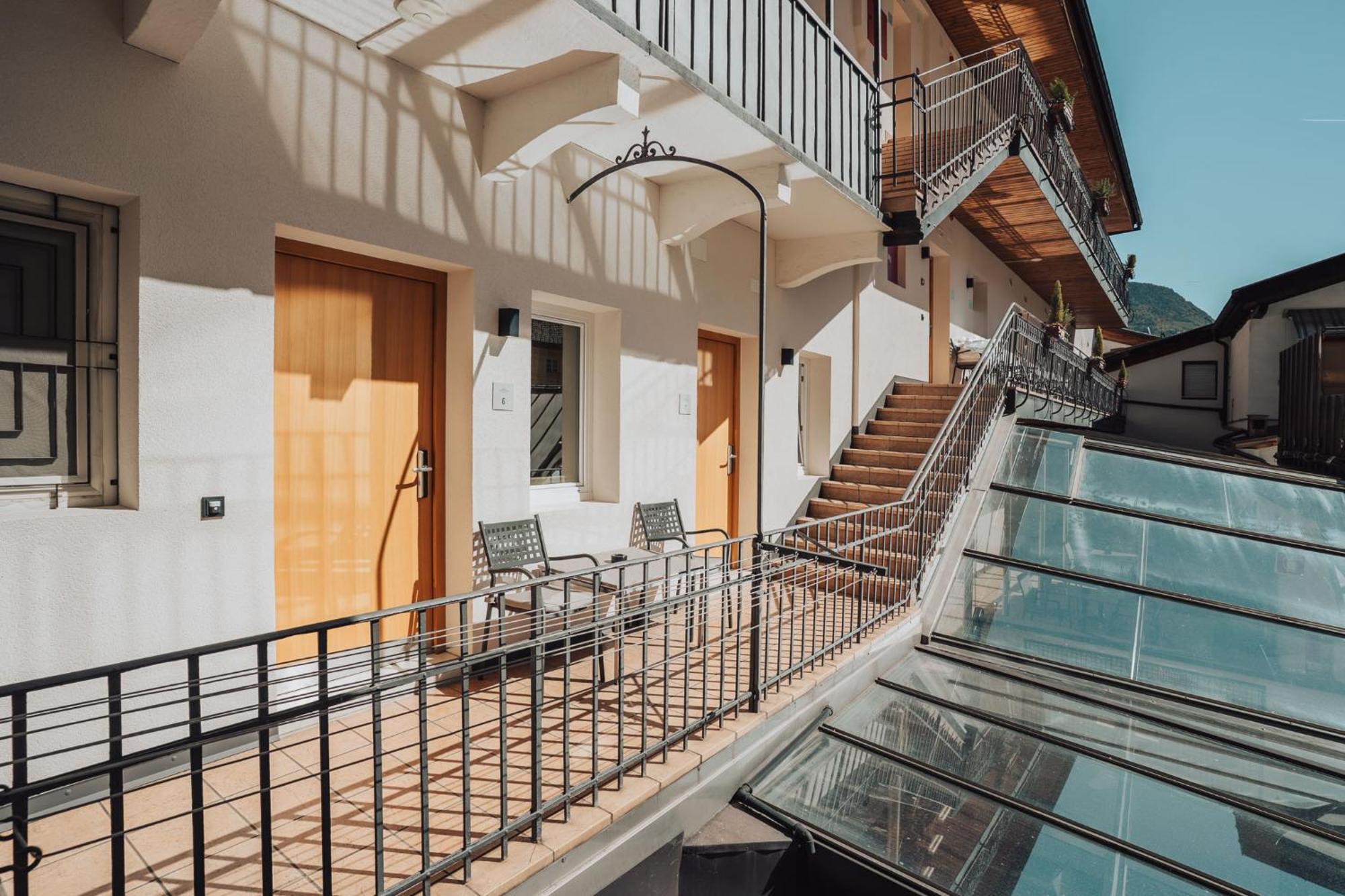 Feichter Hotel & Bistro Больцано Номер фото